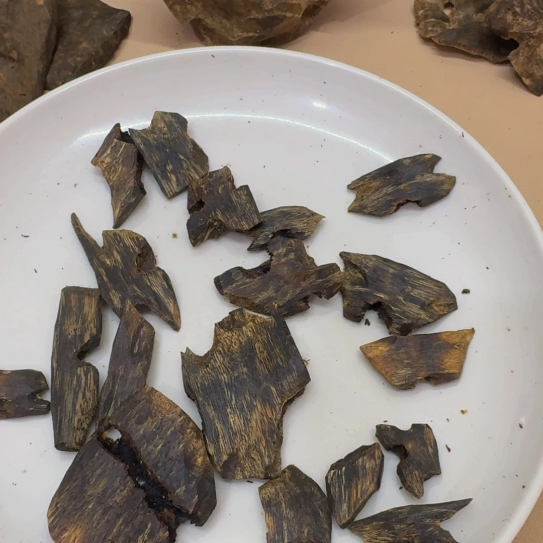 小***清沉香碎屑沉香绿棋流油块料50克