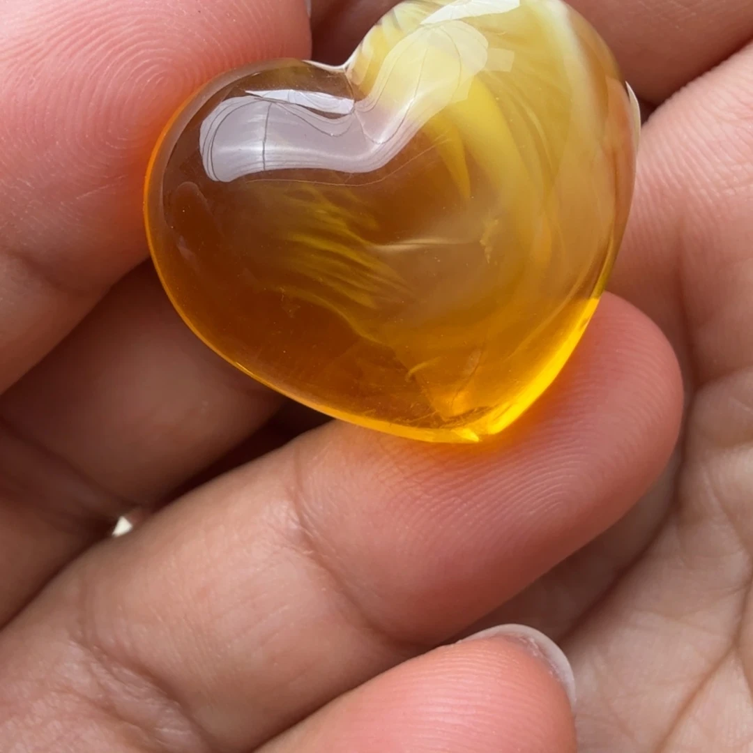 未镶嵌琥珀珠宝奇石