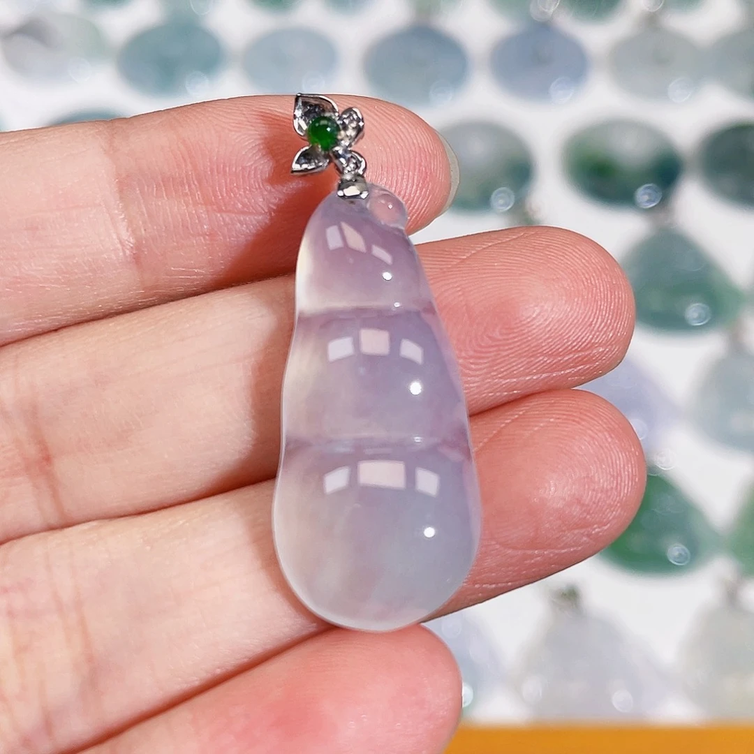 颈饰18K金镶嵌翡翠吊坠