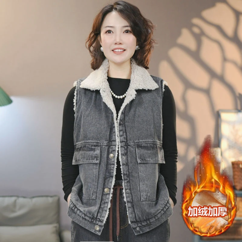 8769黑色加绒加厚翻领牛仔马甲冬季女士外套文艺风复古妈妈装上衣