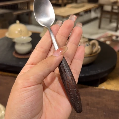 会***象景德镇鱼和熊手工陶艺