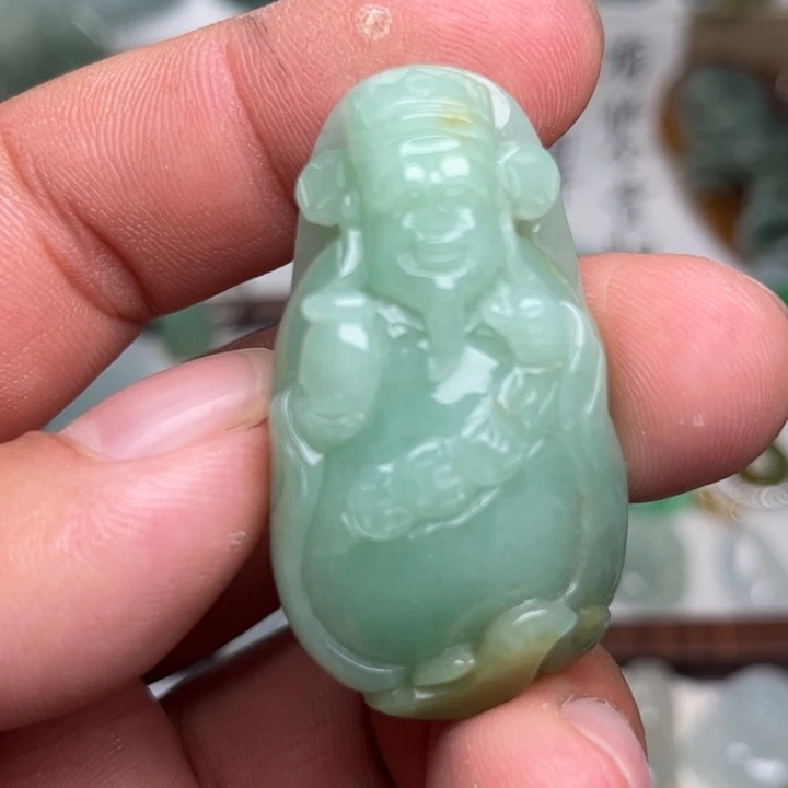 翡翠未镶嵌颈饰财神