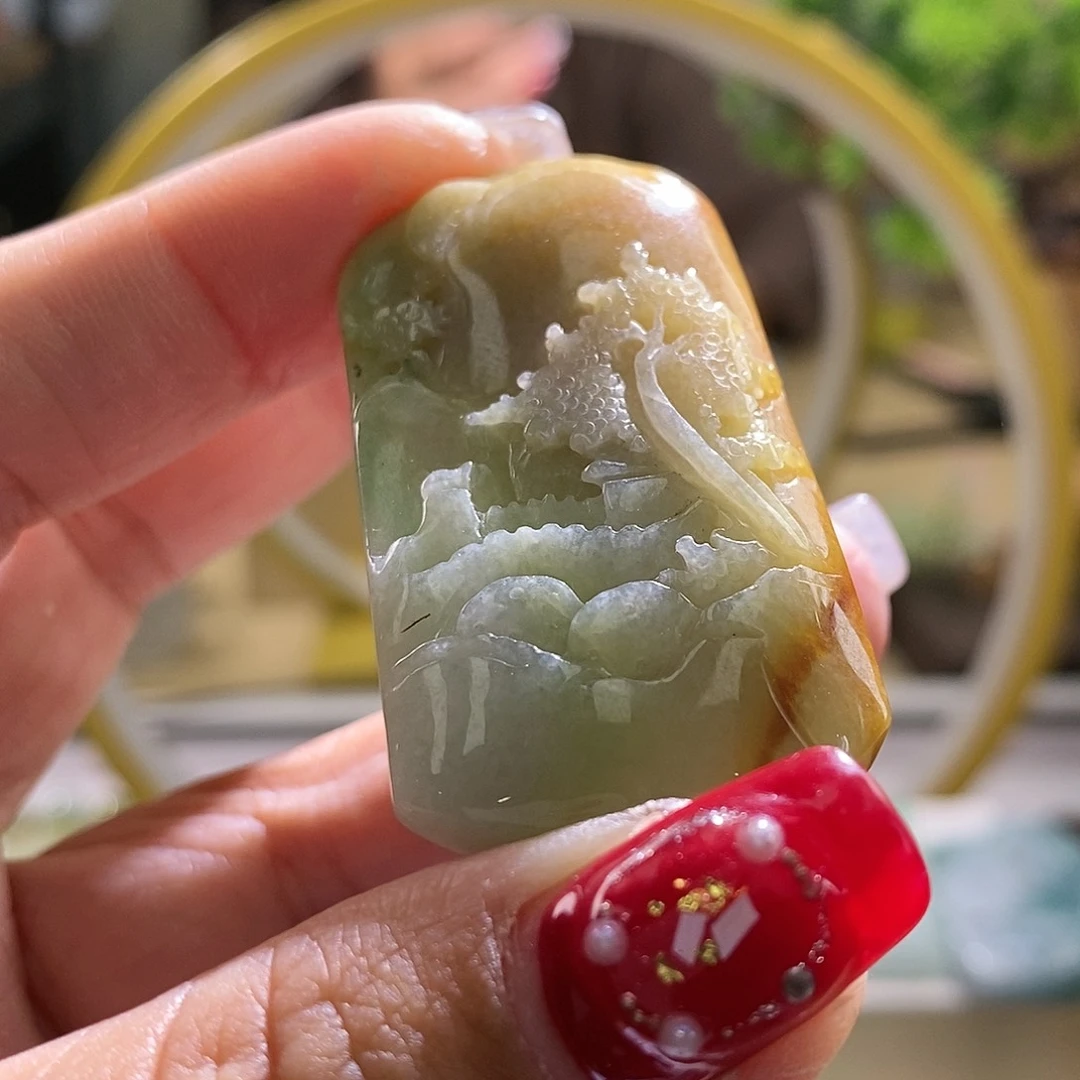 【闪购商品】翡翠颈饰未镶嵌山水