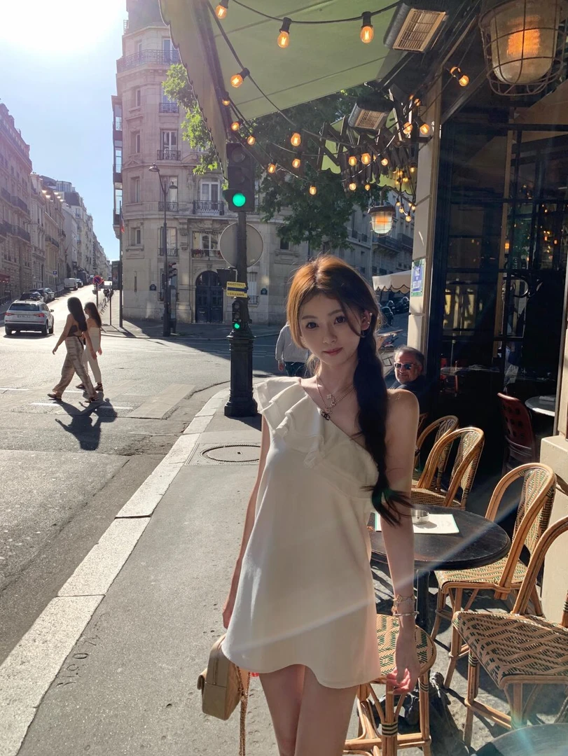 纯欲风辣妹性感荷叶边设计感斜肩连衣裙少女风夏季甜美显瘦短裙女