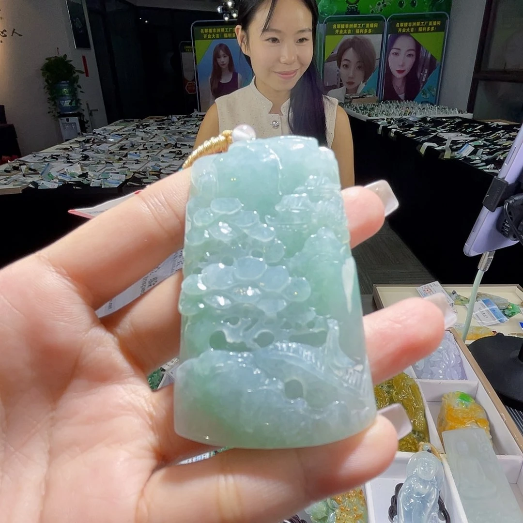 颈饰未镶嵌翡翠一个