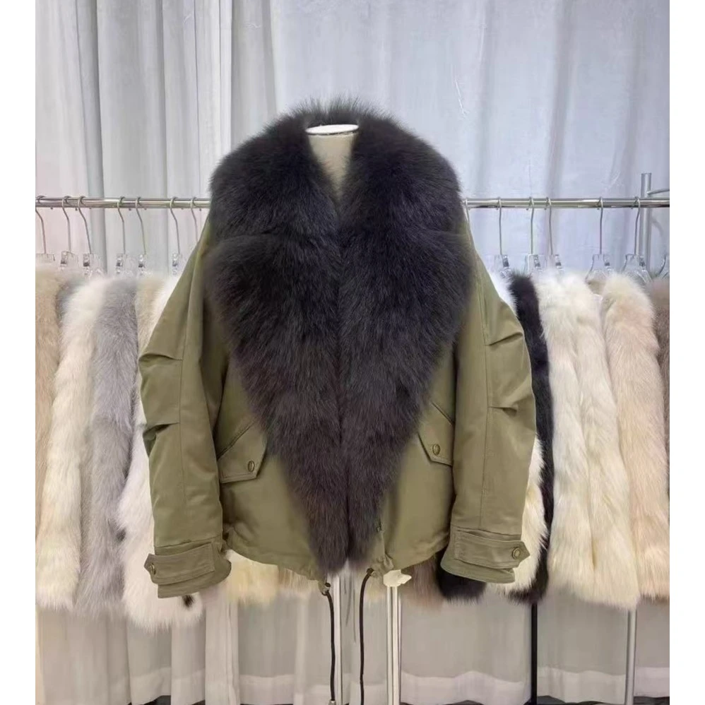 〈纪朵研〉1666短款大毛领V领常规款时尚外套