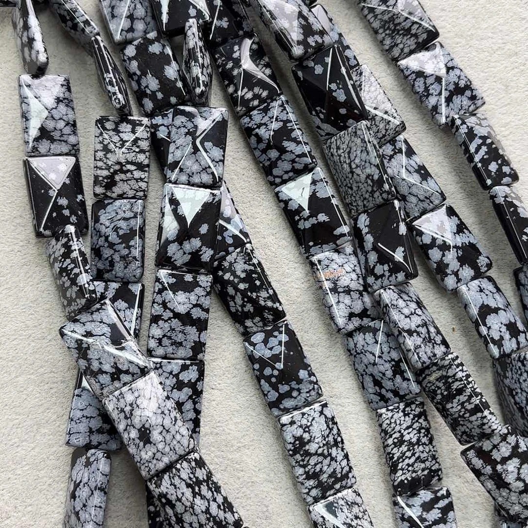 玛瑙/玉髓未镶嵌珠宝半成品15×22雪花石无事牌一条