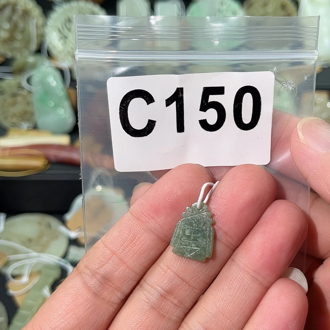翡翠未镶嵌颈饰坠