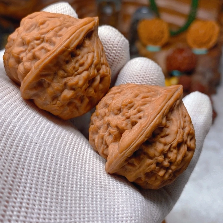 文玩核桃把件九月元宝毕业