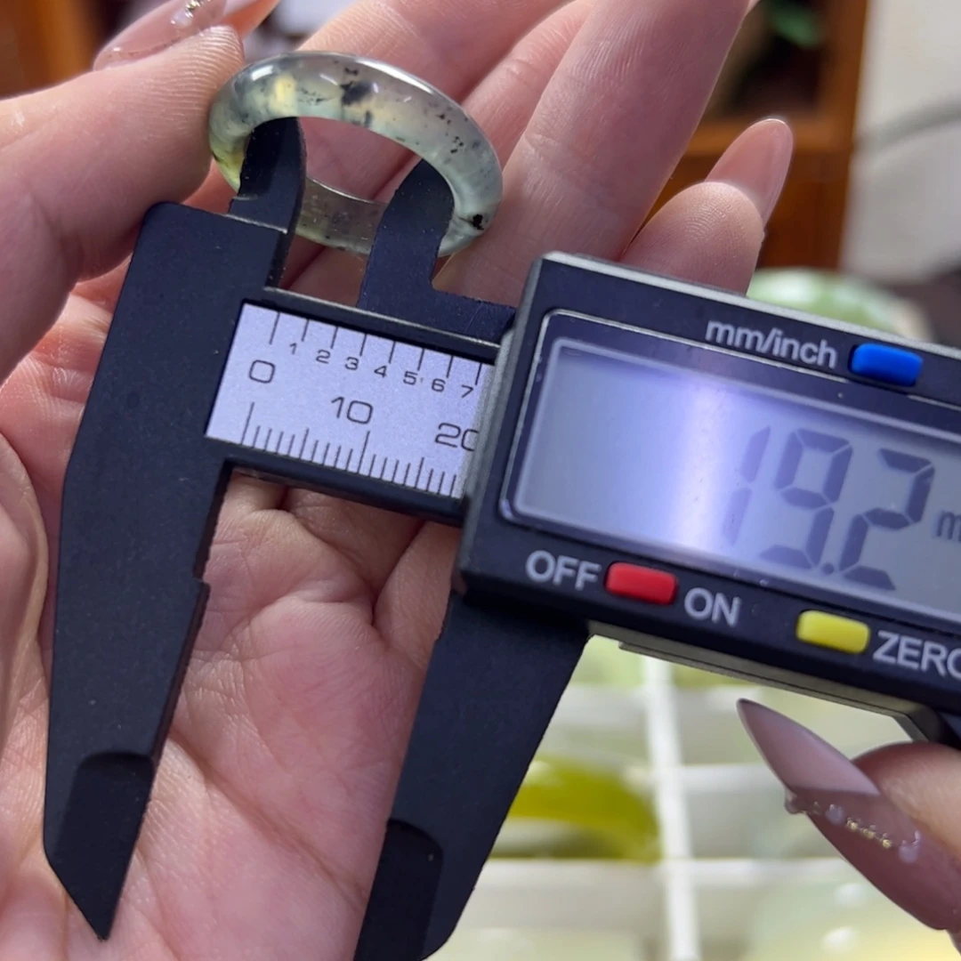 蛇纹石玉未镶嵌手镯467