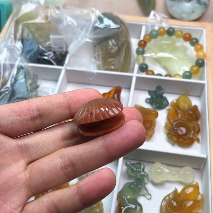 未镶嵌蛇纹石玉颈饰
