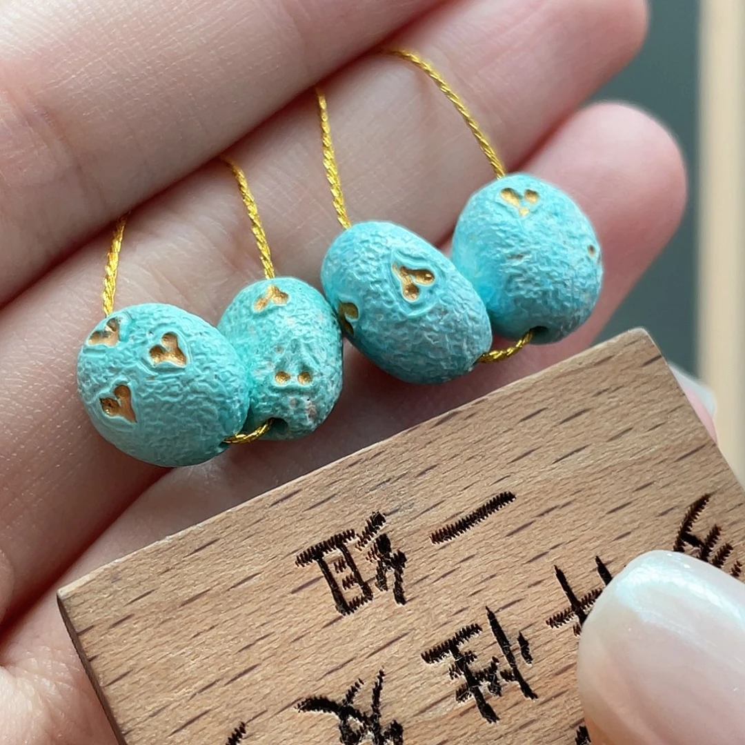 未镶嵌绿松石颈饰