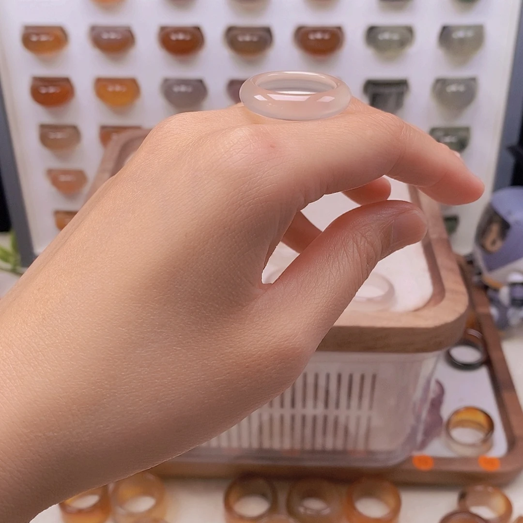 柏***恒玛瑙/玉髓未镶嵌戒指港22