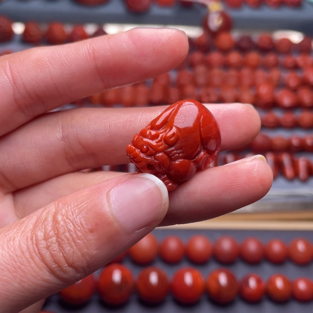 南红玛瑙其他未镶嵌W14瓦西双色通孔貔貅瑕疵