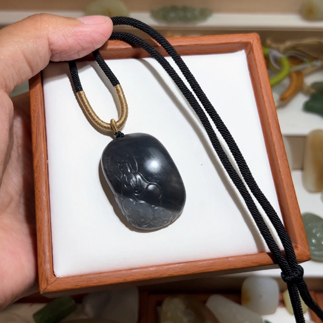 和田玉未镶嵌颈饰洛*岩