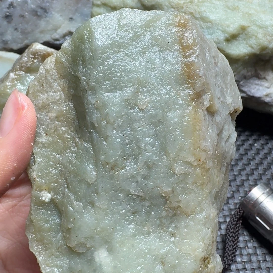 和田玉（糖玉）未镶嵌颈饰