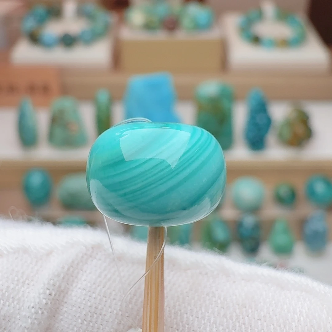 绿松石未镶嵌颈饰