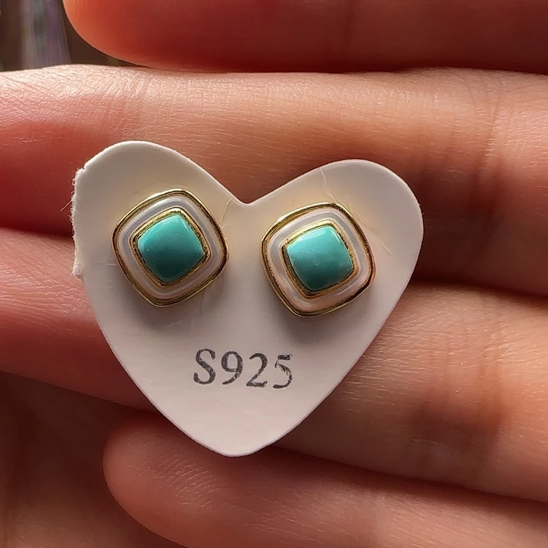 未镶嵌绿松石耳钉