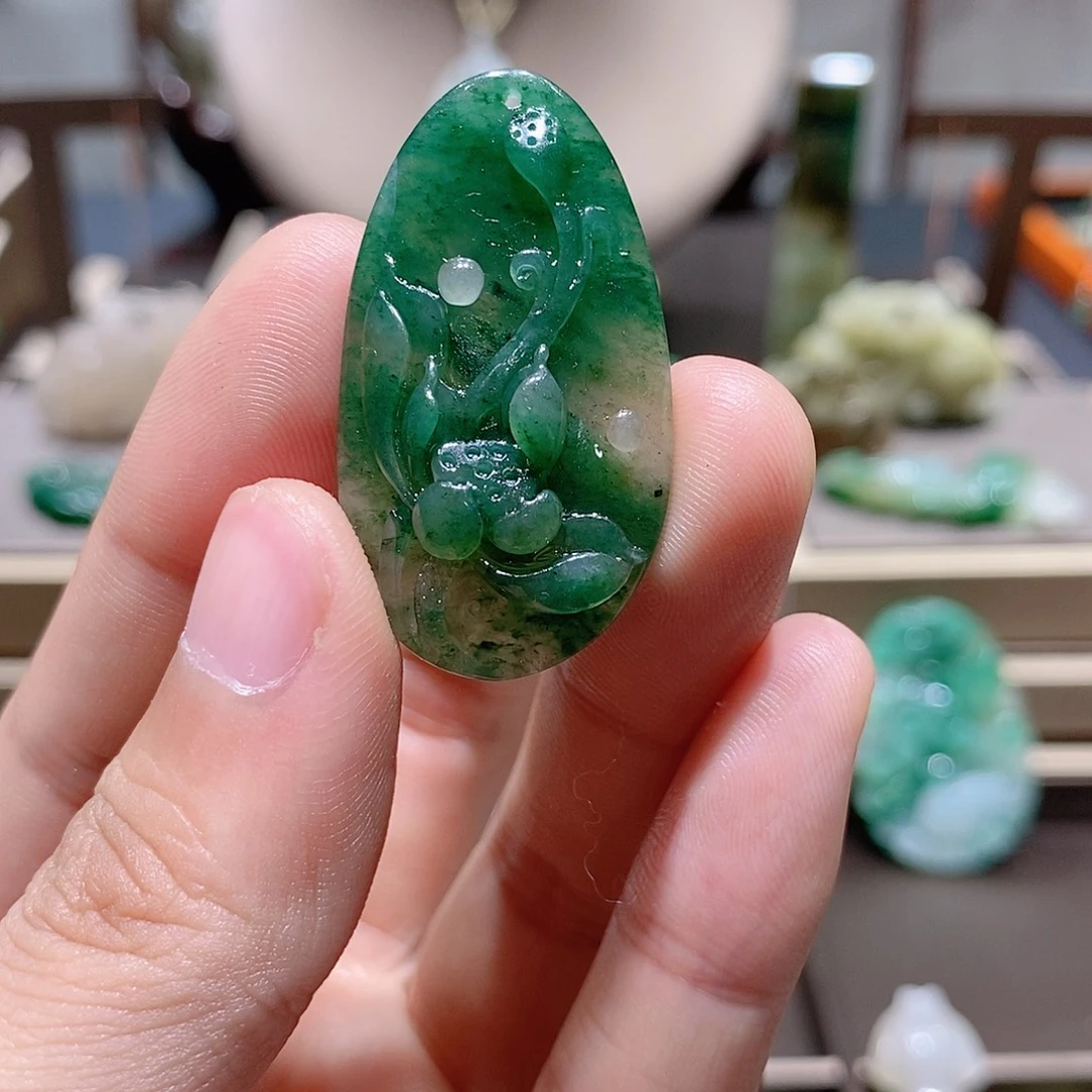 独山玉未镶嵌吊坠