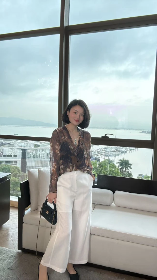 TANTAN  真丝气质咖色印花V领衬衫1399