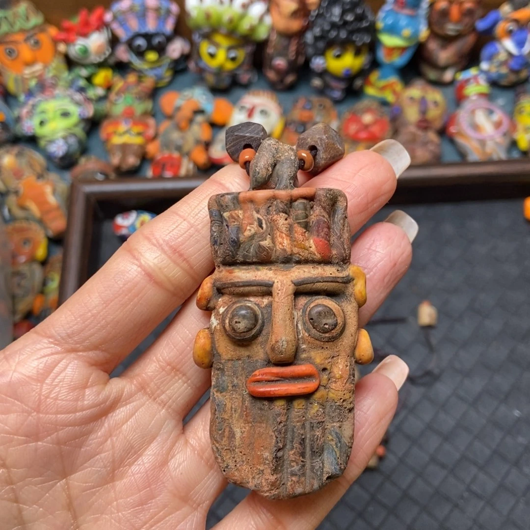 颈饰琉璃酒窝娃娃