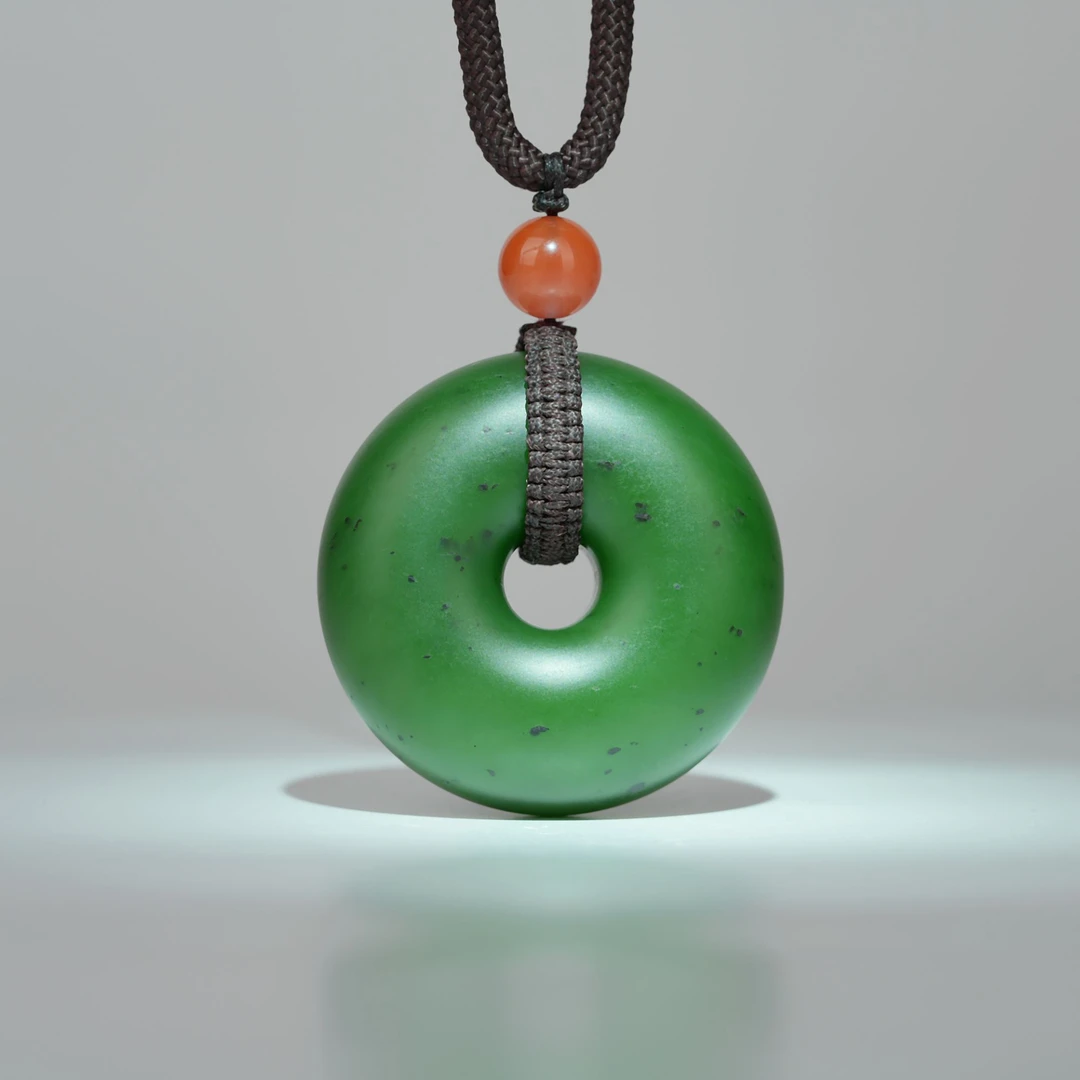 典藏级 和田玉老坑菠菜绿聚红皮胖甜甜圈平安扣吊坠 43*18mm±