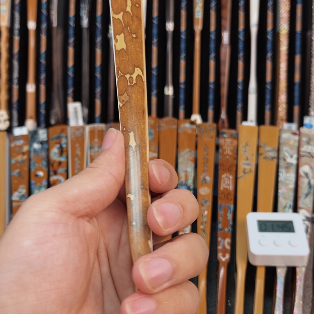 雲***卿扇子纯手工制作工艺精湛