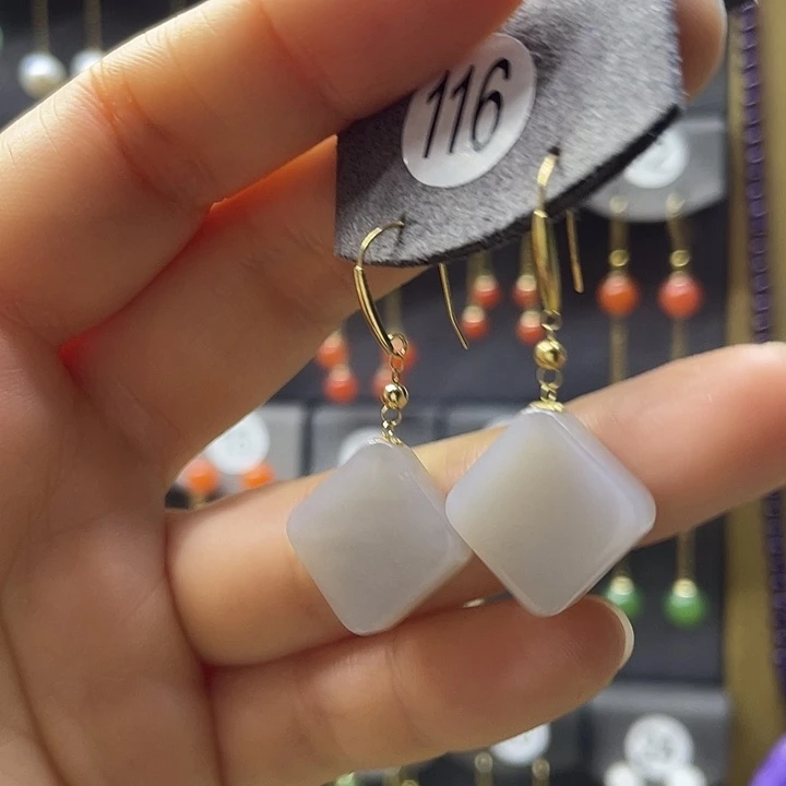 和田玉18K金镶嵌耳饰