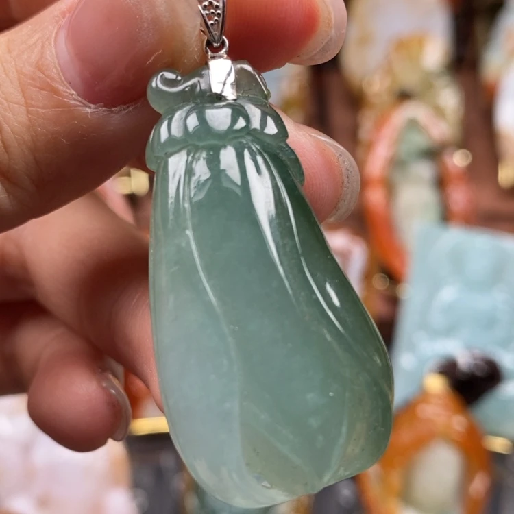 【闪购商品】颈饰18K金镶嵌翡翠