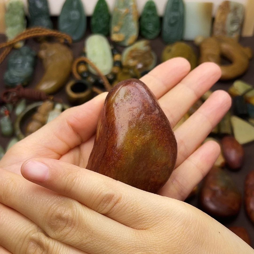 秋***筠岫岩河磨玉（透闪石质玉）未镶嵌颈饰