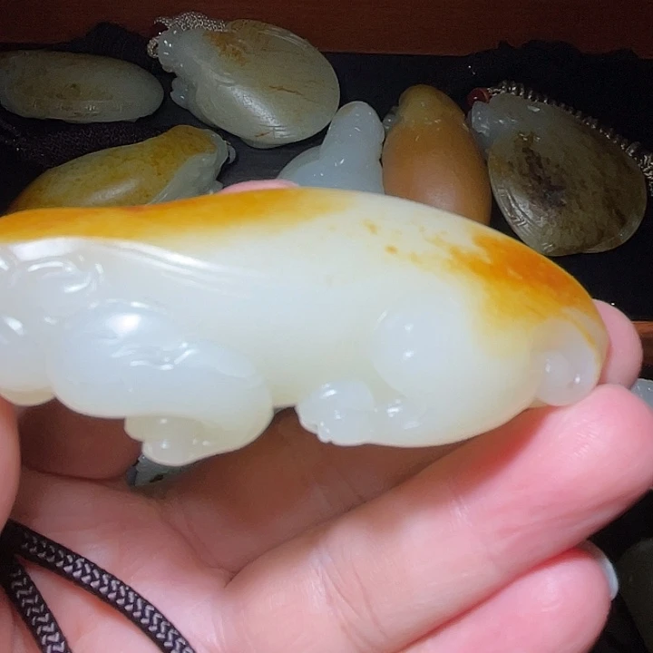 自***物和田玉（白玉）未镶嵌颈饰