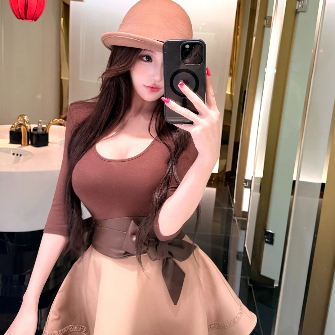 WW定制「棕调简装」时尚女士女款百搭修身显瘦小众设计上衣半裙套装