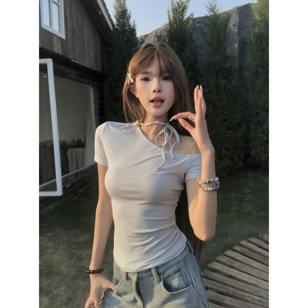 实拍2025夏季韩版纯欲斜肩绑带设计感修身辣妹短袖T恤上衣女