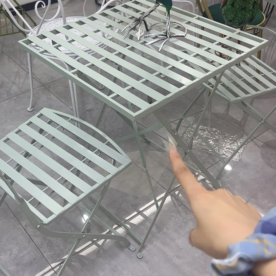 一桌两椅炸炸炸炸
