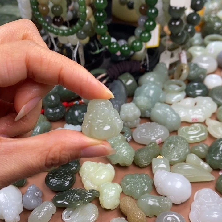 和田玉未镶嵌颈饰