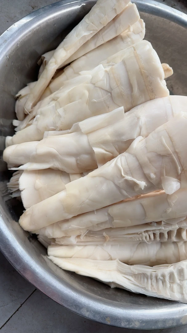 绿春新鲜竹笋尖嫩笋灰笋可做菜煲汤