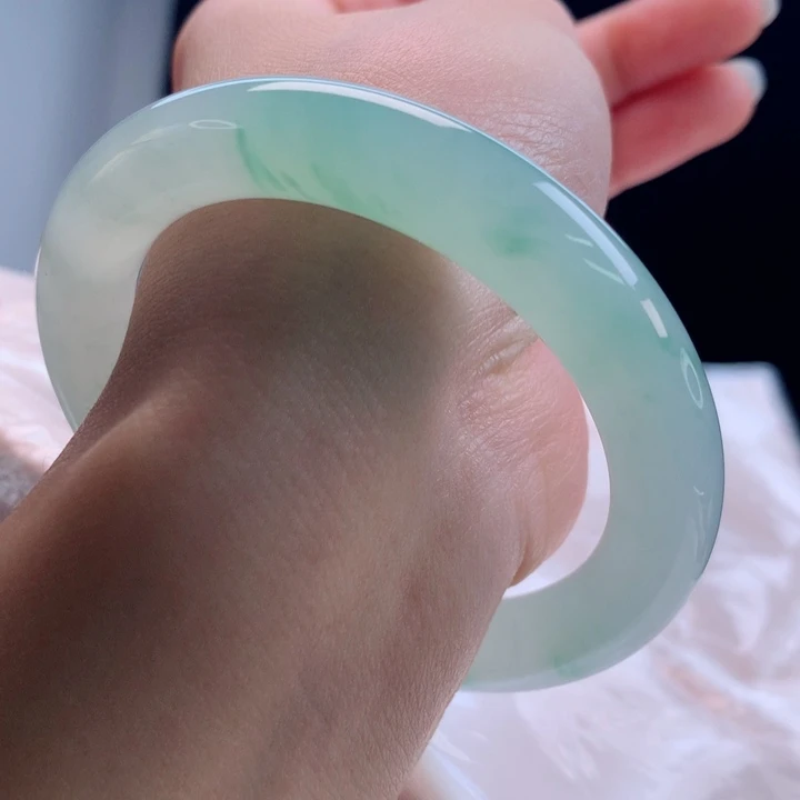 翡翠手镯（圆镯）未镶嵌新品