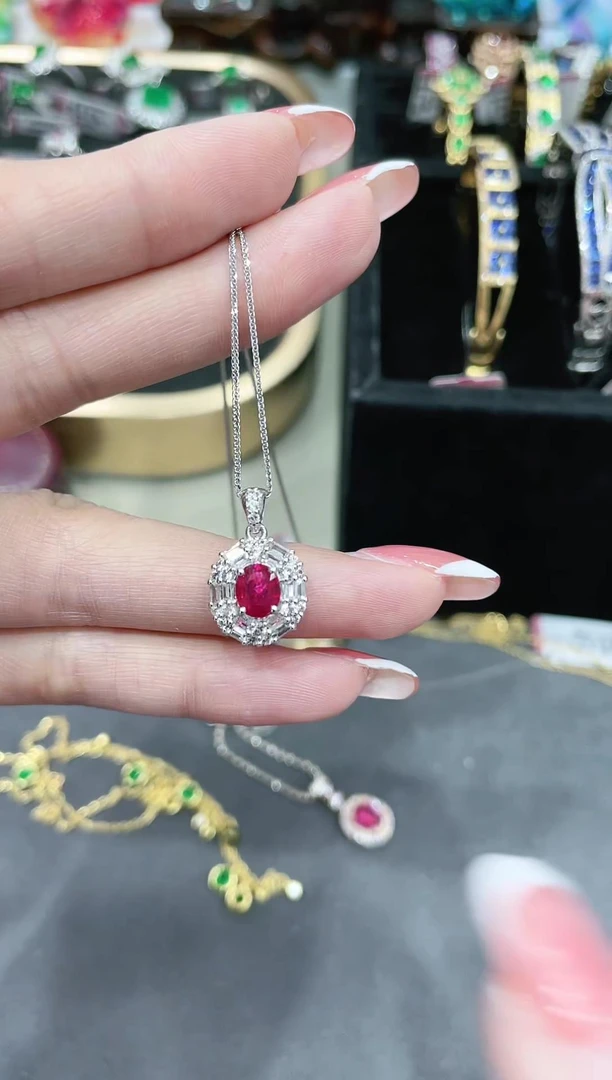 18K金镶嵌天然红宝石吊坠（不含链）约0.85ct