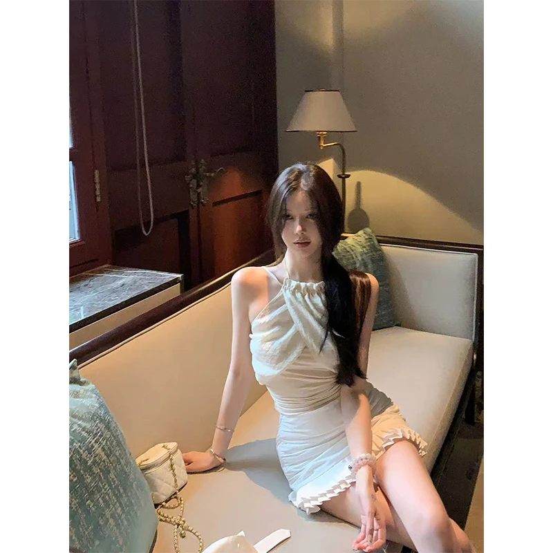 【天使爱神】2025夏季新款纯欲风性感挂脖背心女配高腰显瘦半身裙