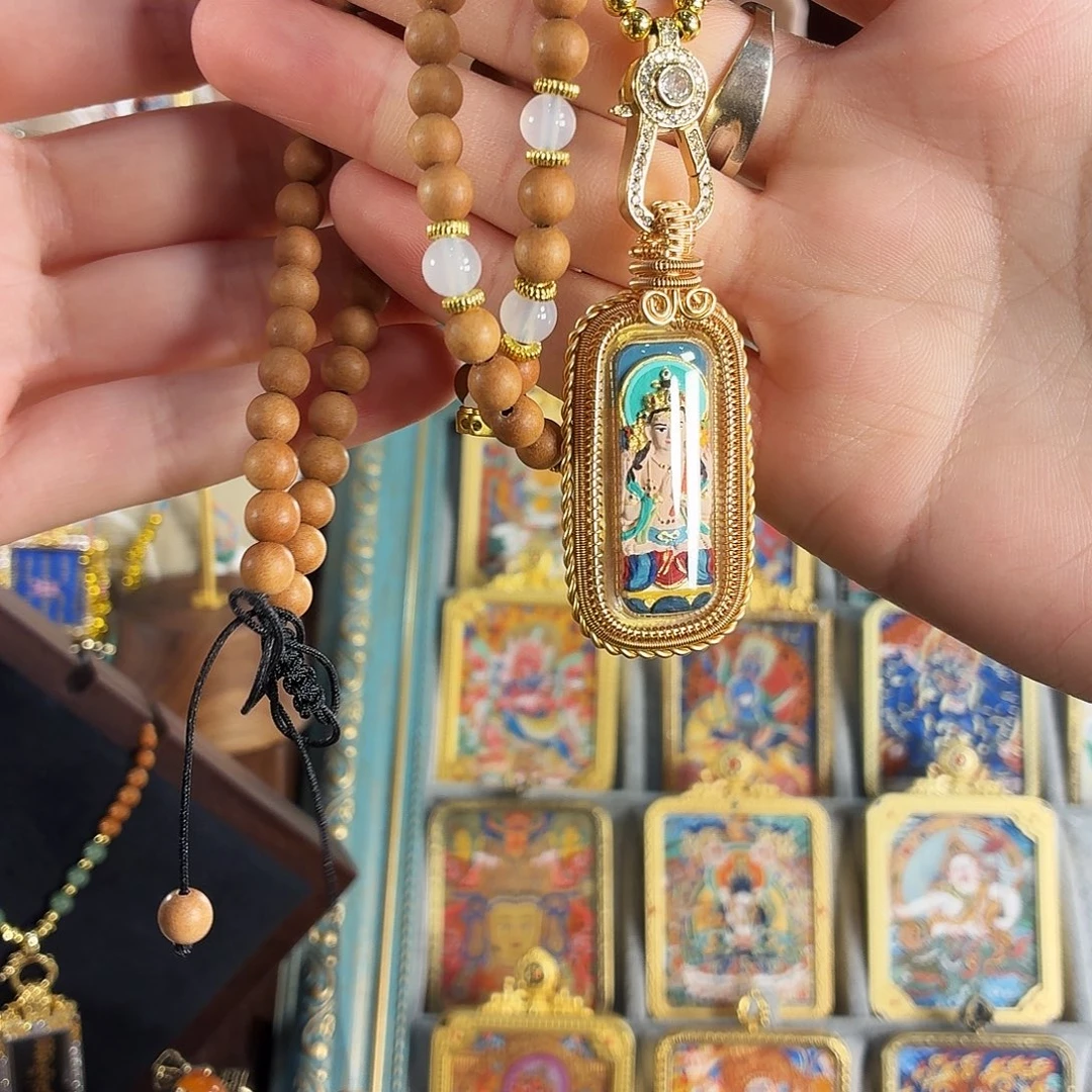 吊坠黄财神加四臂观音