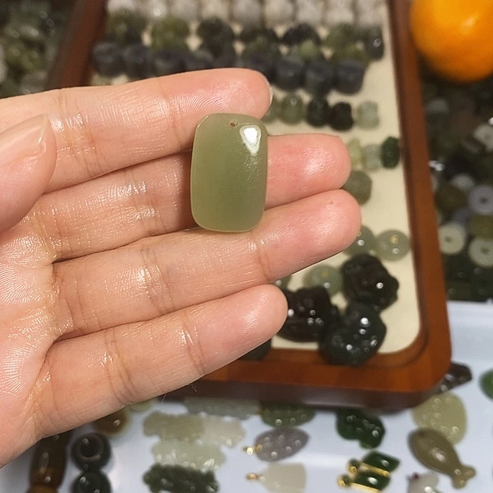 和田玉未镶嵌手链微瑕