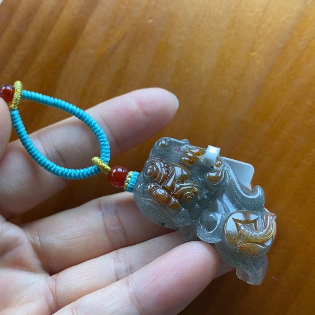 石英质玉（黄龙玉）未镶嵌颈饰