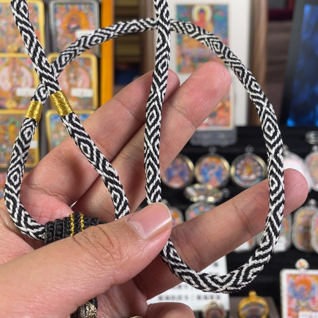 无***相吊坠亮亮热贡唐卡。呼噜手绘