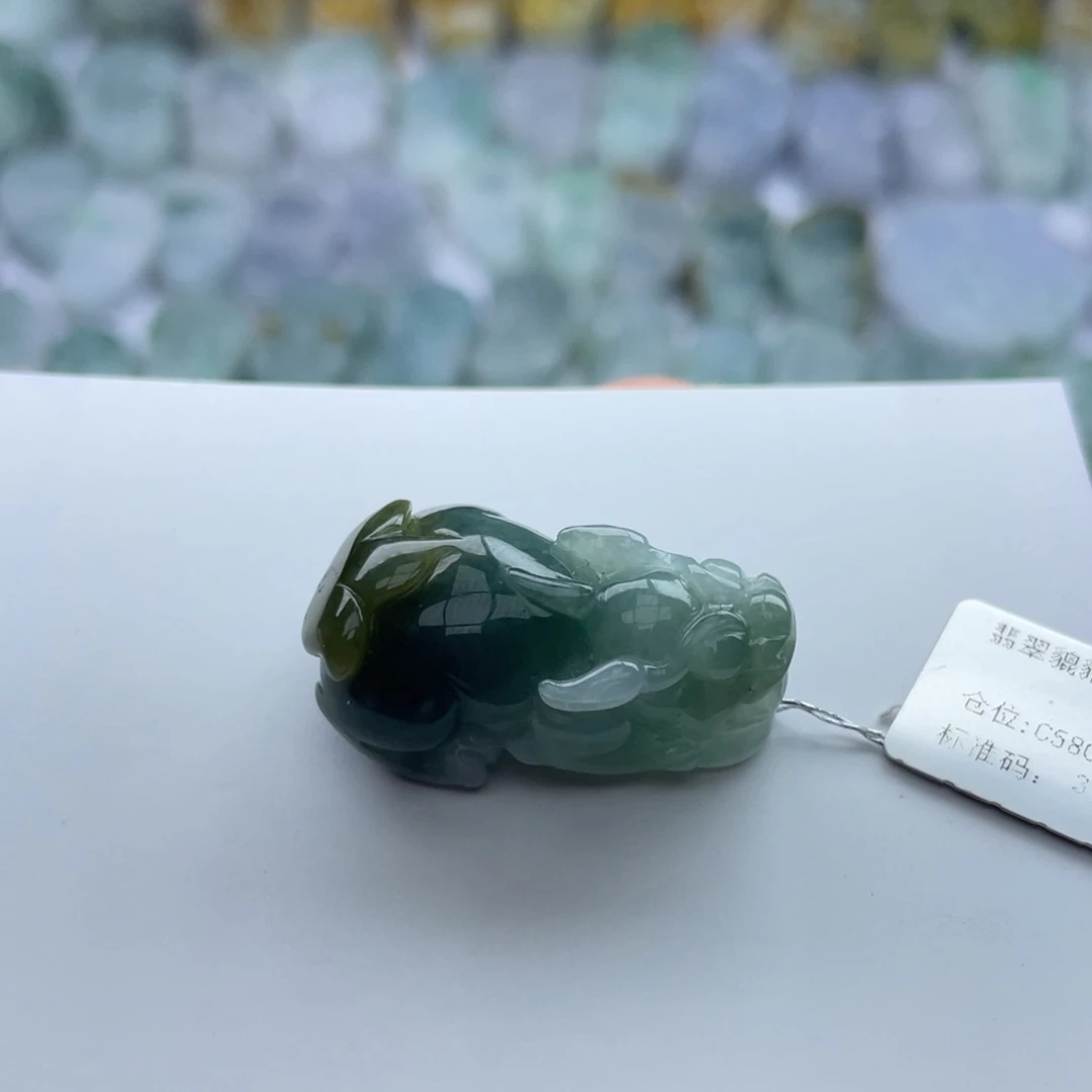 翡翠颈饰未镶嵌貔貅