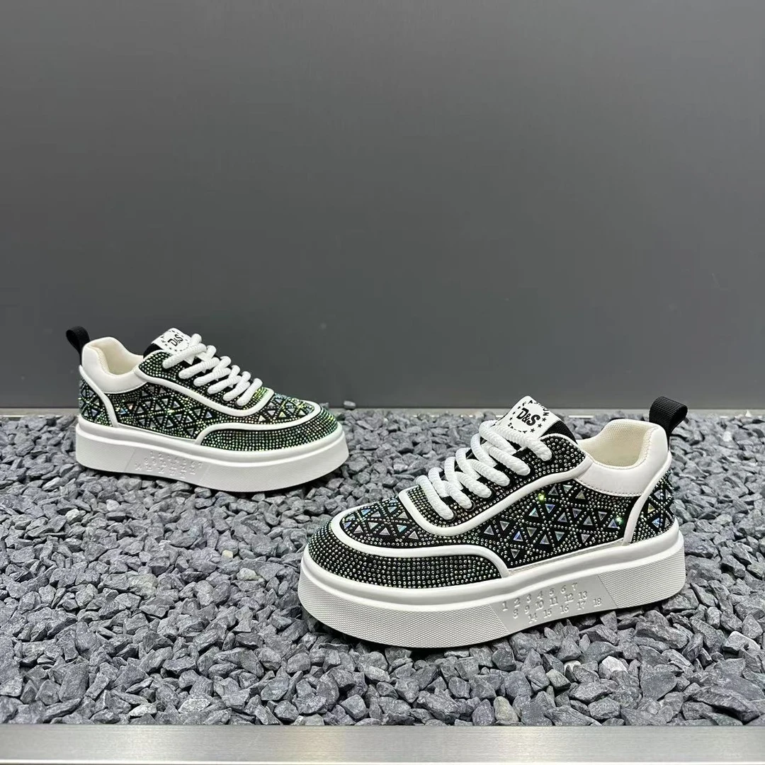 男鞋2025新款时尚百搭软底低帮板鞋布面重工烫钻透气系带休闲鞋子