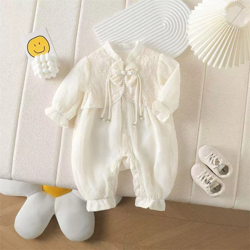 2025春装新款婴儿中国风爬服春秋季女宝宝超萌可爱满月百天连体衣