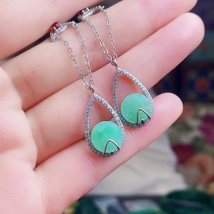 翡翠银S925镶嵌颈饰多样性