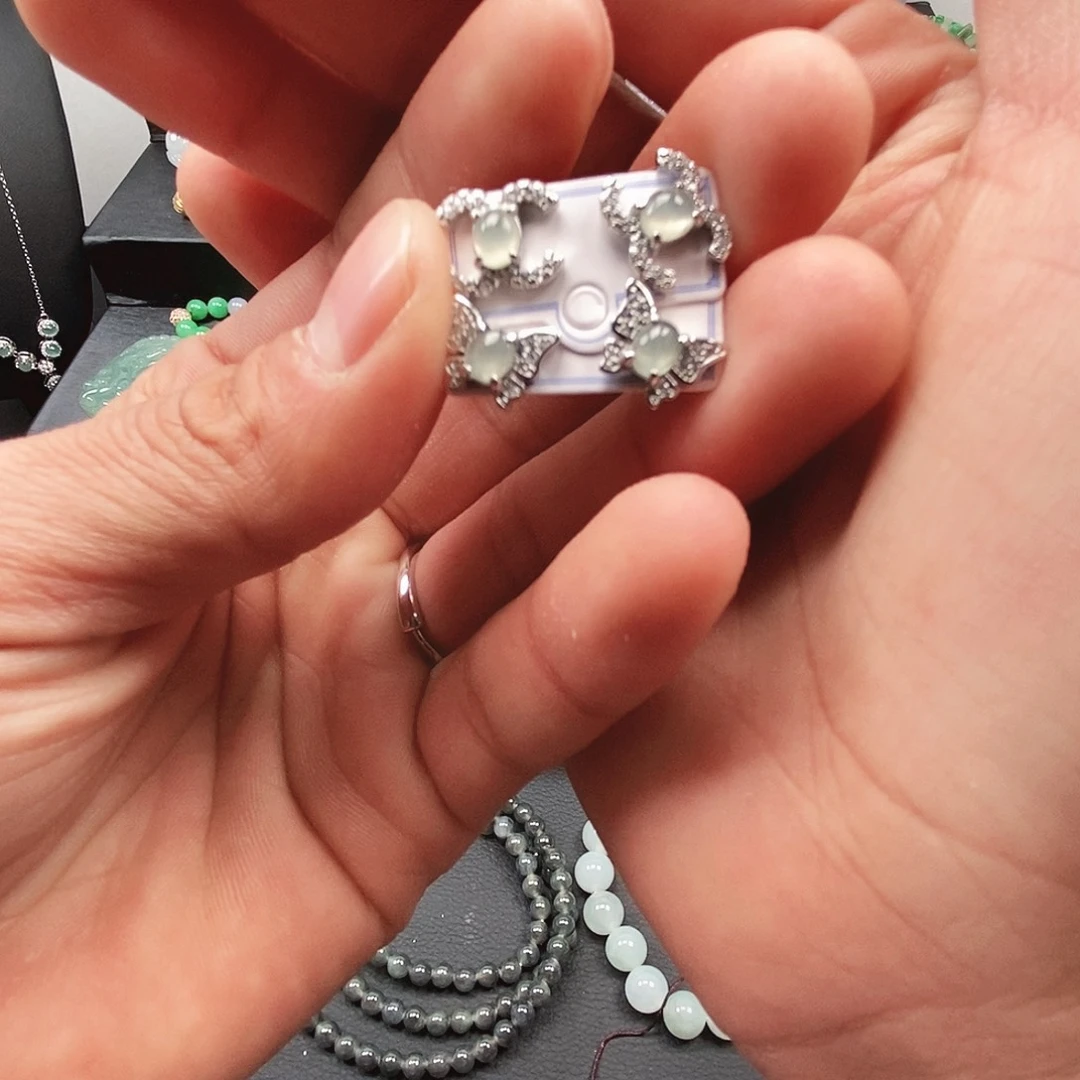 翡翠手链未镶嵌承**光天然翡翠吊坠项链