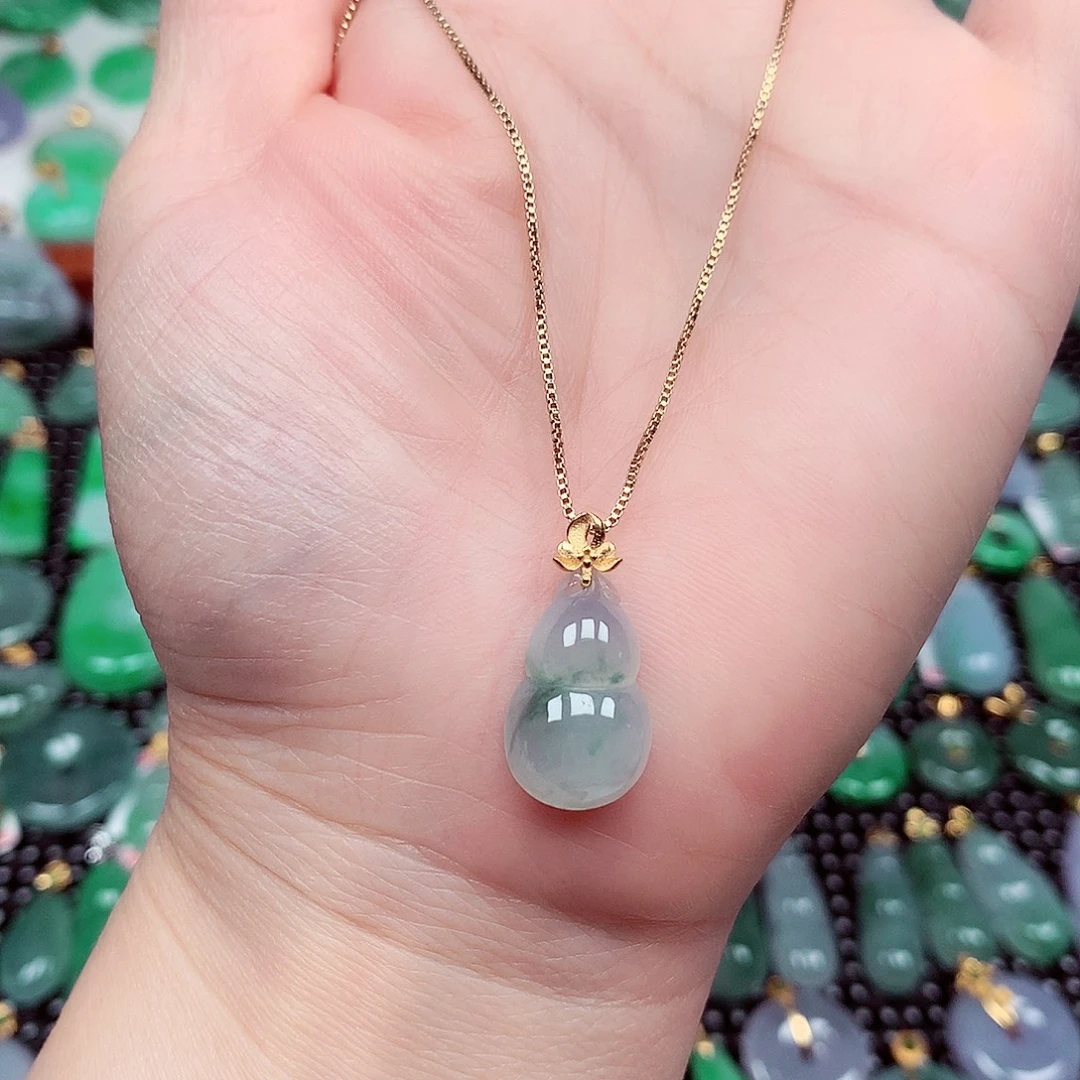 翡翠18K金镶嵌颈饰