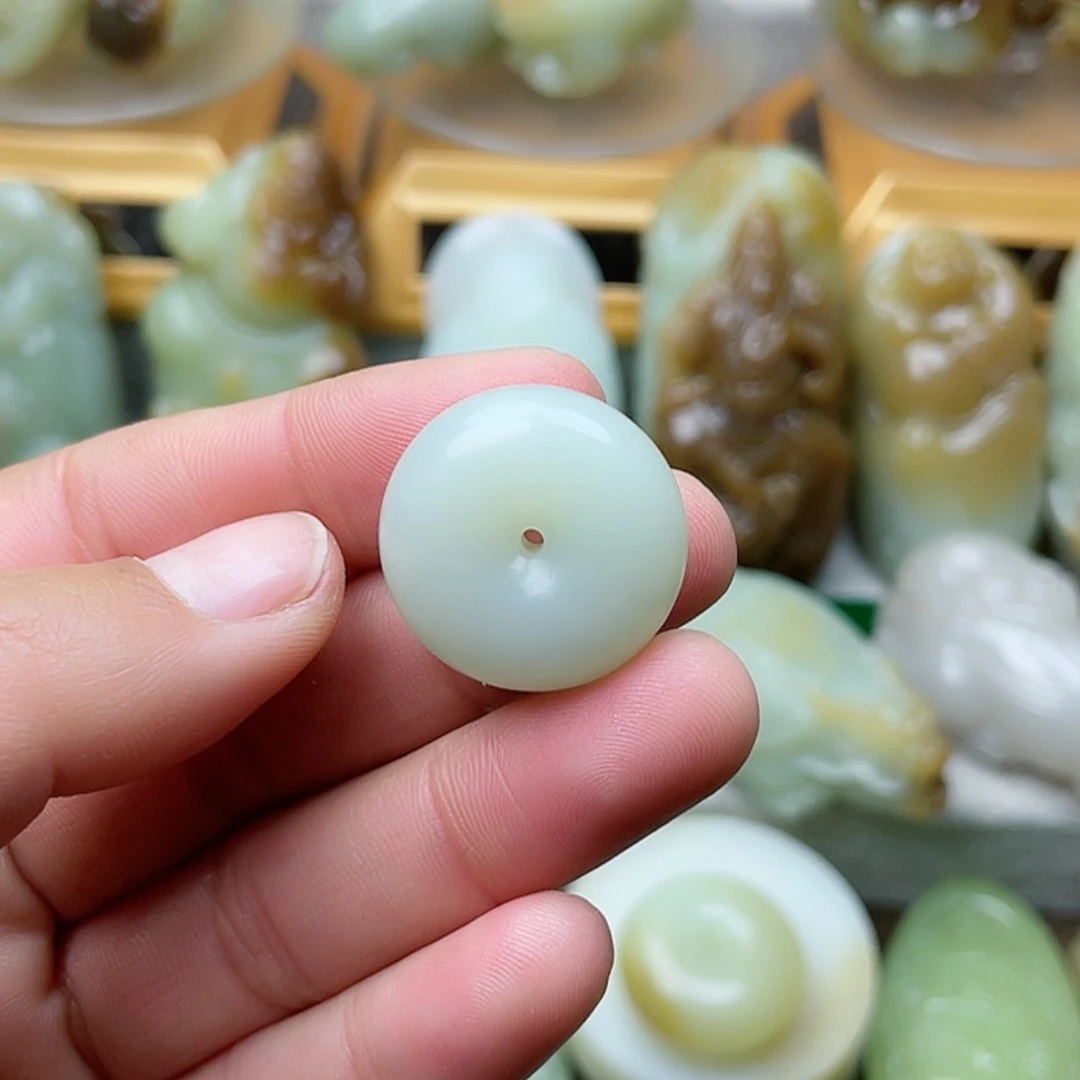 【闪购商品】未镶嵌和田玉挂件听**月